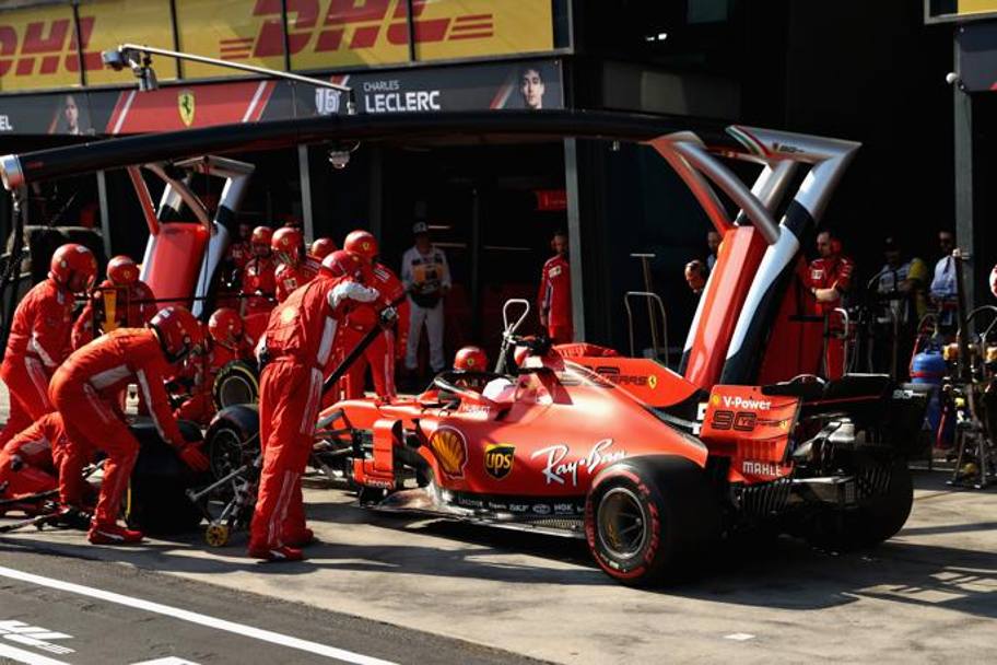 Vettel al pit stop a Melbourne. Getty